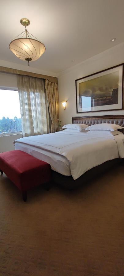 Hotel Taj Bengal Kalkuta Zewnętrze zdjęcie
